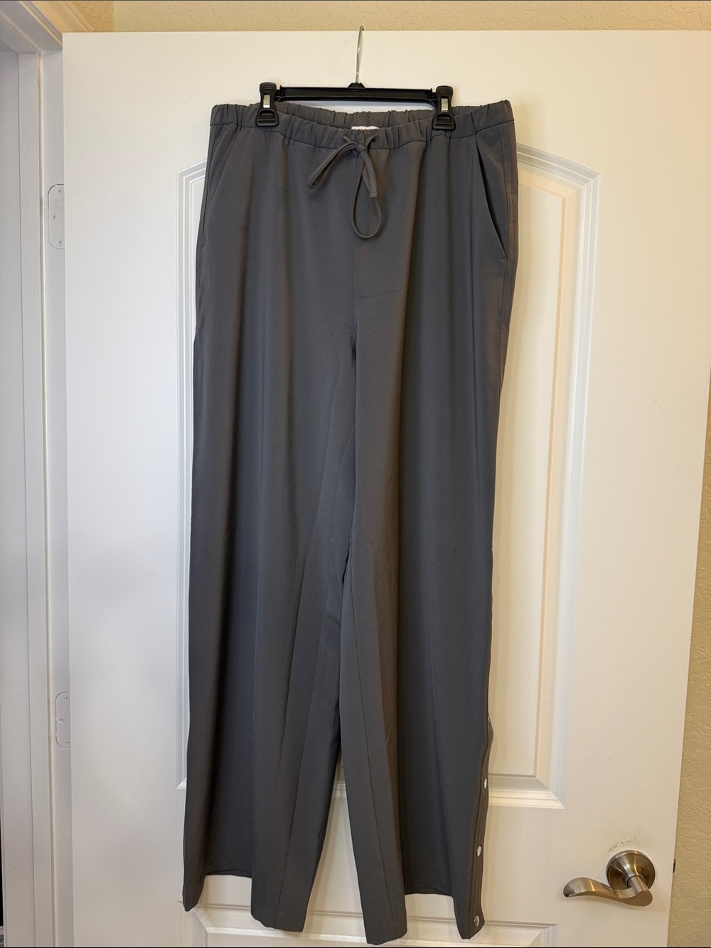 Athleta MVP Mid Rise Snap Pant